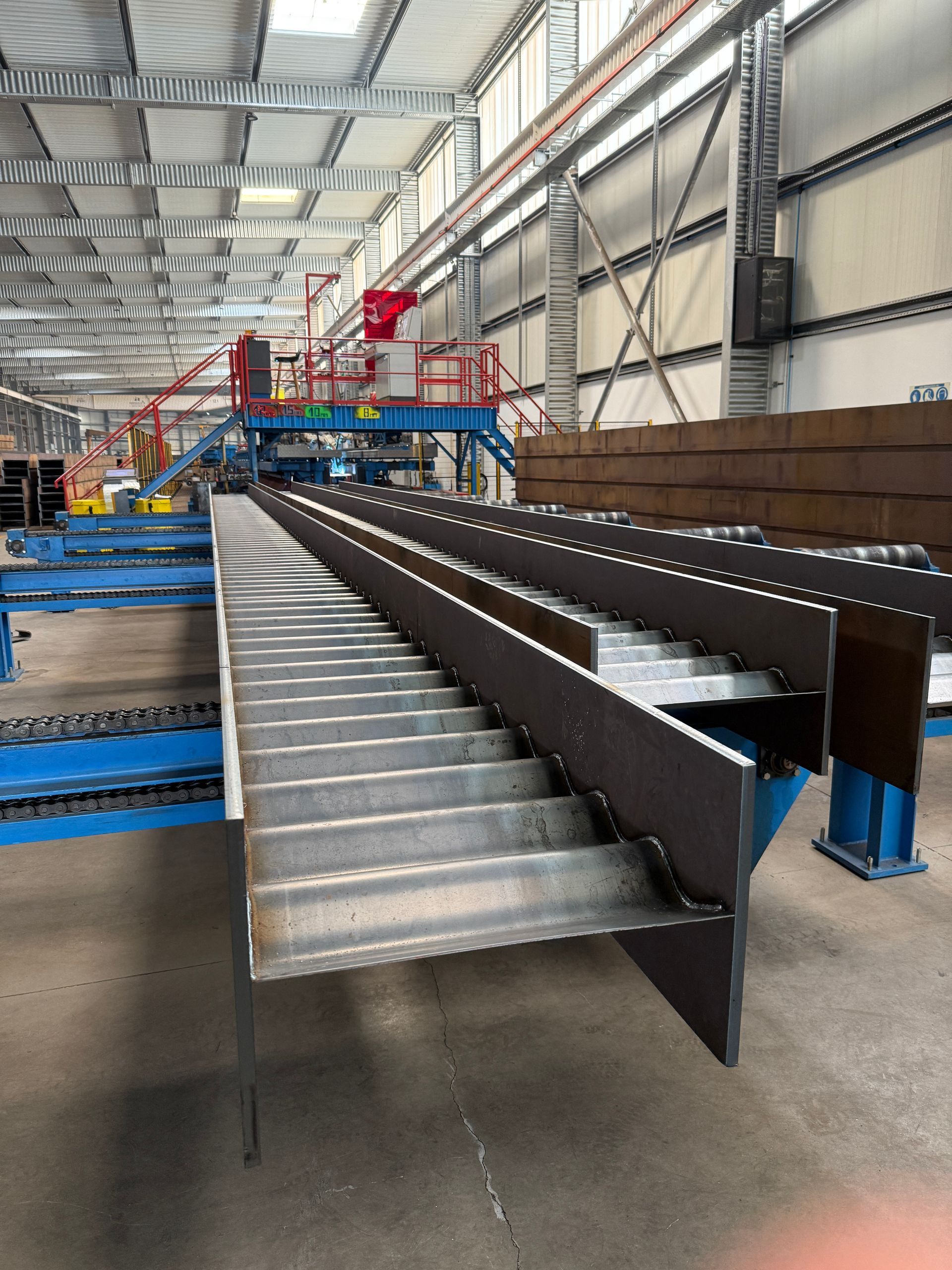 SpanCorr corrugated-web beam